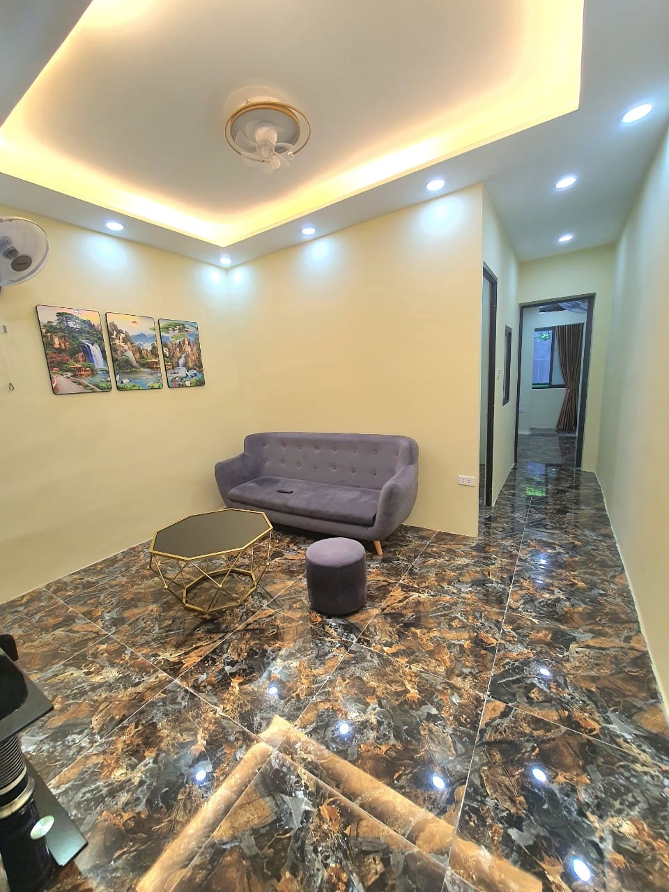 NHÀ ĐẸP PHỐ TÔN ĐỨC THẮNG PHƯỜNG HÀNG BỘT QUẬN ĐỐNG ĐA DT:40M2 GIÁ:1.58 TỶ BAO GỒM FUN NỘI THẤT ĐẦY ĐỦ KHÁCH CHỈ VỀ Ở.