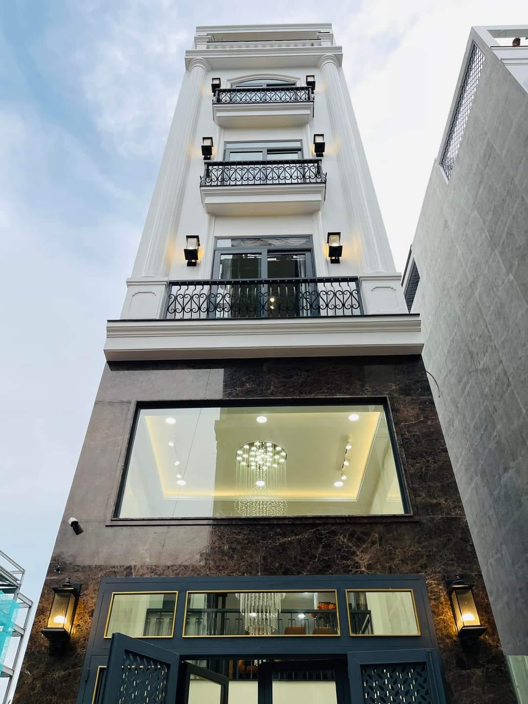 Bán Nhà Phan Huy Ích Gò Vấp 6 Tầng Hẻm 6m Xe Hơi Vào Nhà 7 Tỷ 2.