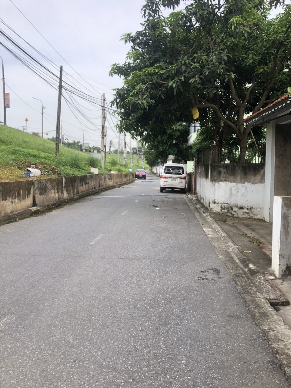 Bán đất Mặt phố Bát khối, Ô tô tránh, KD, 42 m2, giá chỉ 2,45 tỷ..