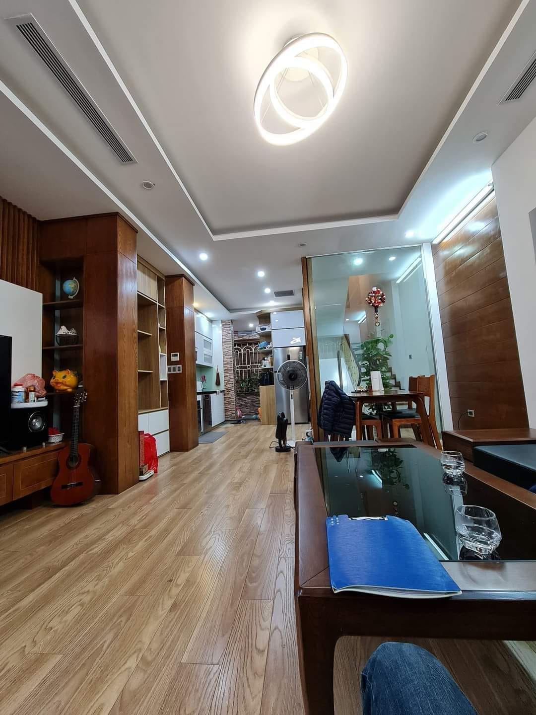 Bán nhà Nguyễn Trãi phân lô, ô tô, 2 mặt ngõ 40mx4T, 5.2 tỷ.