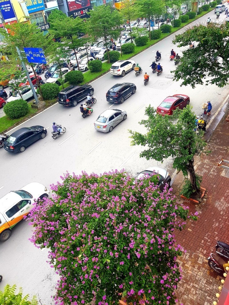 Bán nhà đẹp mặt phố Trường Chinh 100m*5T*MT5m, vỉa hè rộng, kinh doanh, văn phòng - 30 tỷ.