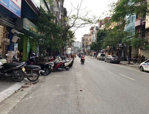 Bán gấp nhà Phương Mai: Bán đất tặng nhà 3 tầng ở luôn, 80m2, 2 mặt ngõ, giá tốt nhất khu vực.