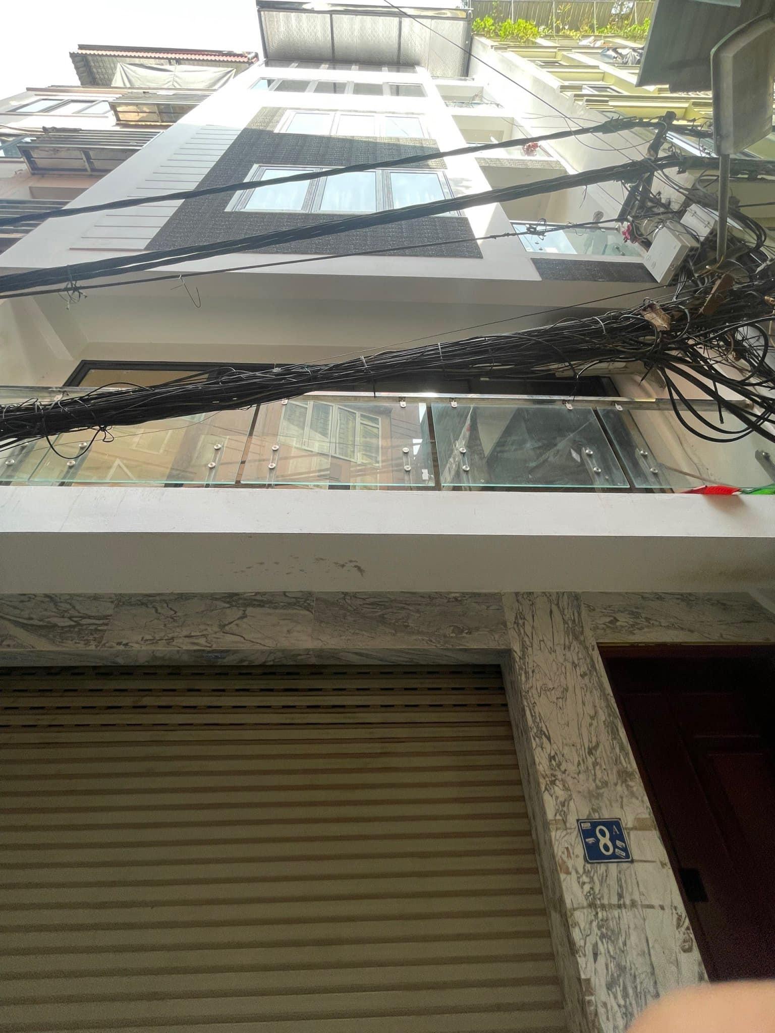 Bán CCMN ngõ 43 Trung Kính 80m2 7 tầng mặt tiền 5.6m giá rao bán 14.5 tỷ.