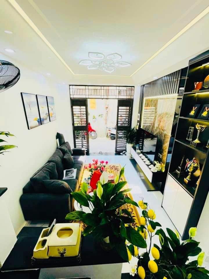 NHÀ ĐẸP 5 TẦNG 3 PHÒNG NGỦ GẦN HỒ ĐỀN LỪ QUẬN HOÀNG MAI CHỦ ĐỂ LẠI TOÀN BỘ FUN NỘI THẤT XỊN SÒ KHÁCH VỀ Ở LUÔN GIÁ