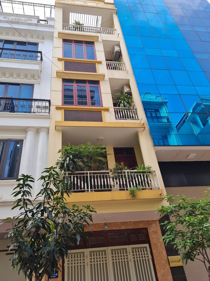 Phố Nguyễn Chí Thanh, Đống Đa, 45m2, 5 tầng, MT 4.1m, ô tô tránh, kinh doanh, giá 10.6 tỷ