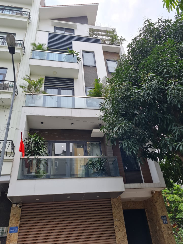 Phố Lạc Long Quân, Tây Hồ, 88m2, 4 tầng, MT 5m, chờ thang máy, ô tô tránh, kinh doanh VP, giá 15.5 tỷ