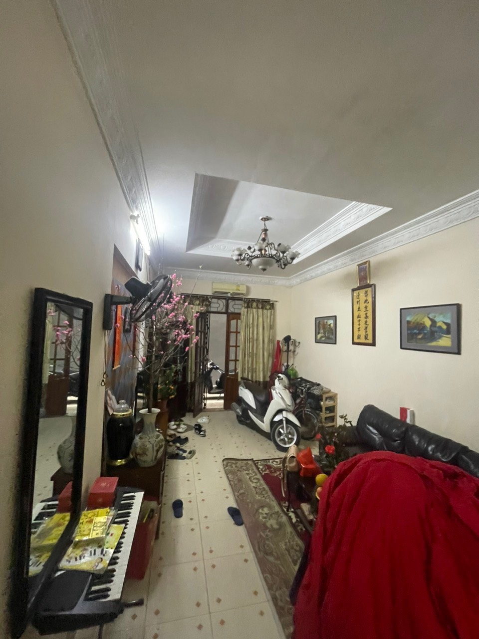 Bán căn nhà phố Ngọc Hà giá 5.5 tỷ DT 41m2 5 tầng MT 3.6m