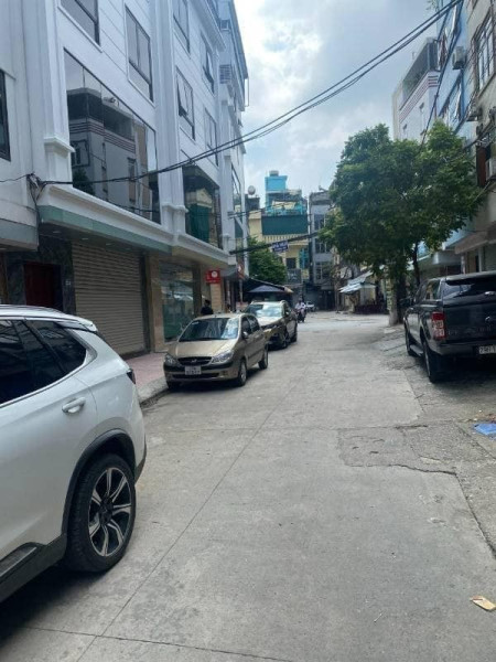 Bán Gấp Nhà Phân Lô Ba Đình, Phố Văn Cao, Ô tô tránh, vỉa hè, kinh doanh, Gara .