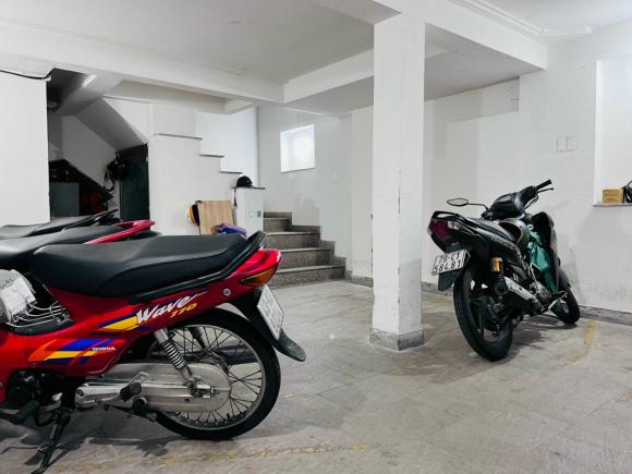 Chính chủ cần bán nhà có 10 CHDV cho thuê Phú Nhuận TP HCM