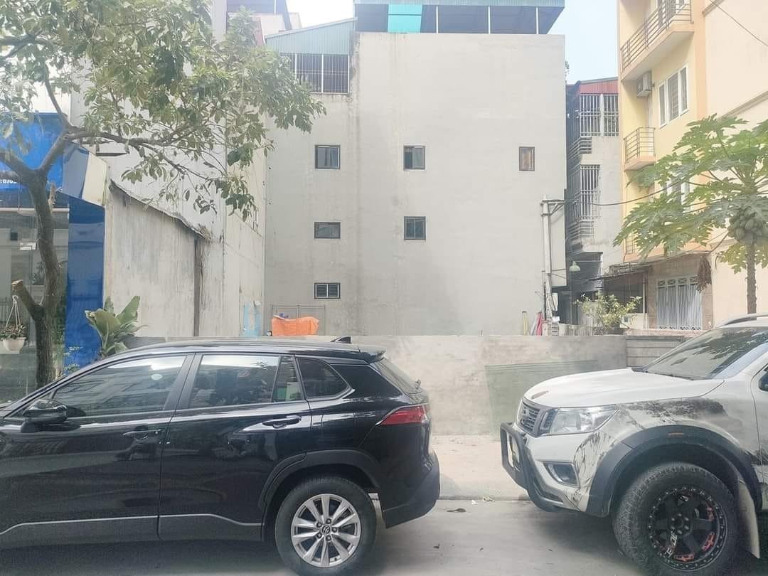 Bán Đất Phân Lô Lạc Long Quân, Tây Hồ 134m2 MT 8,4m chỉ 200tr/m2 ô tô, cách phố 20m