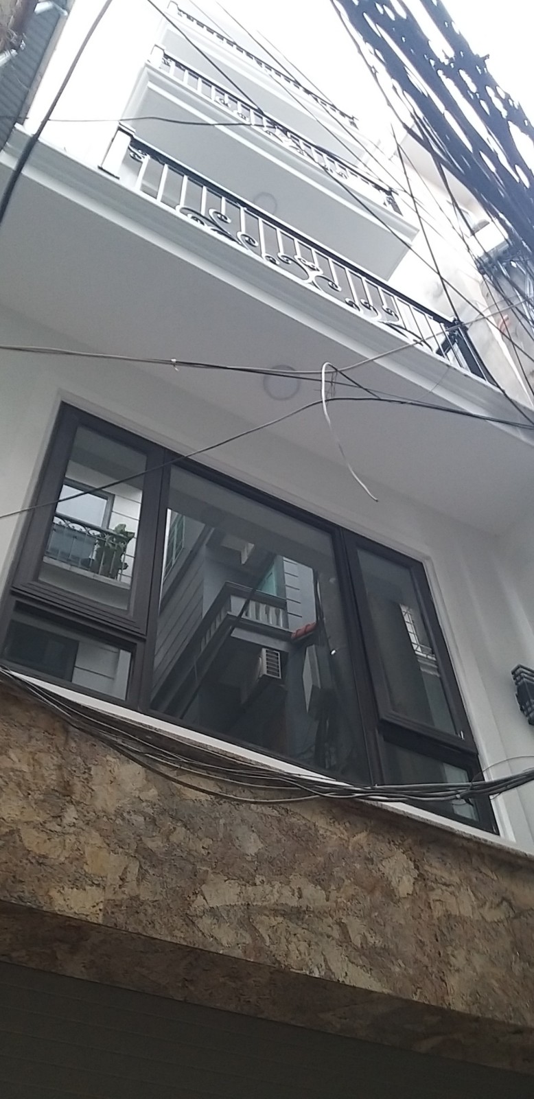 NHÀ ĐẸP PHỐ NGUYỄN VĂN CỪ, NGÕ TO, SÁT PHỐ - THANG MÁY - KINH DOANH, AN SINH.