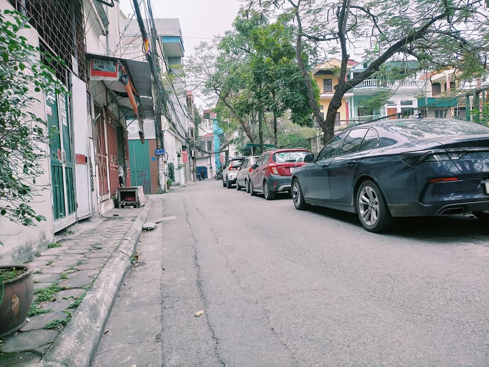 Bán nhà Ngõ 47 Đức Giang. Gần hồ, ngõ oto tránh chỉ 2 tỷ 9.