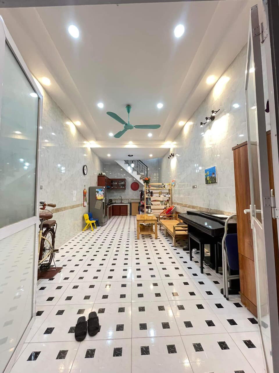 NHÀ ĐẸP Bán giá HỢP LÝ đường XUÂN THUỶ, quận CẦU GIẤY