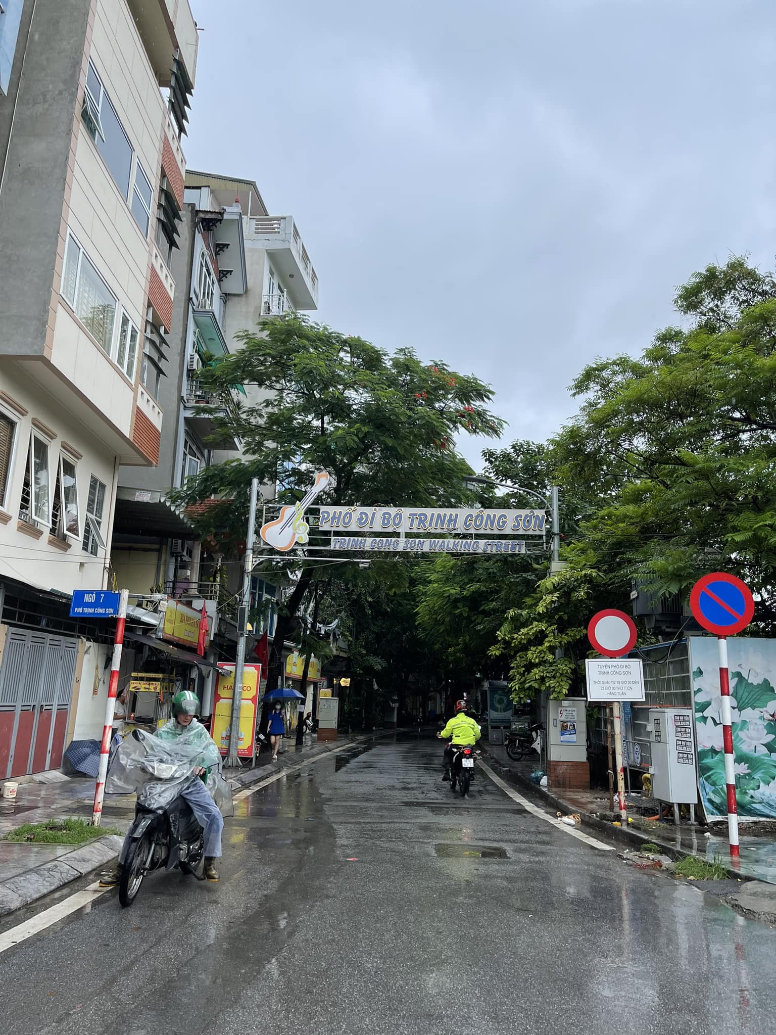 Bán đất Tặng nhà 2 Tầng cũ – Trịnh Công Sơn 120m2 – Vài bước ra Phố.