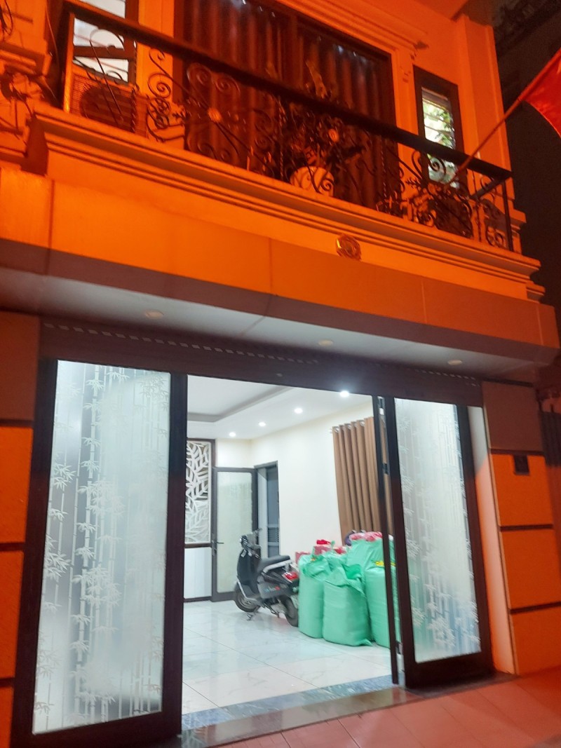 NHÀ ĐẸP NGUYỄN VĂN CỪ, NGÕ TO - GARA Ô TÔ 7 CHỖ - LÔ GÓC- 3 THOÁNG - AN SINH ĐỈNH - TOÀN NỘI THẤT XỊN MỊN.