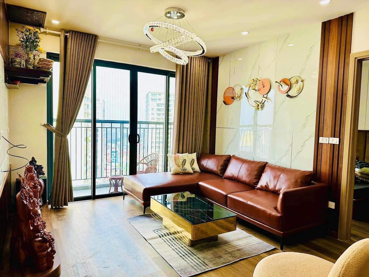 Bán nhà Ngô Thì Nhậm, DT 40m2, 4 tầng hiện đại, giá chỉ 4,2 tỷ.