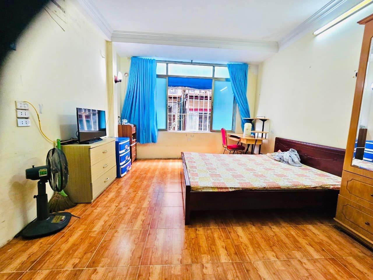 Cực hiếm: Đống Đa, phân lô, ô tô tránh, 2 mặt thoáng, chỉ 4.8 tỷ.