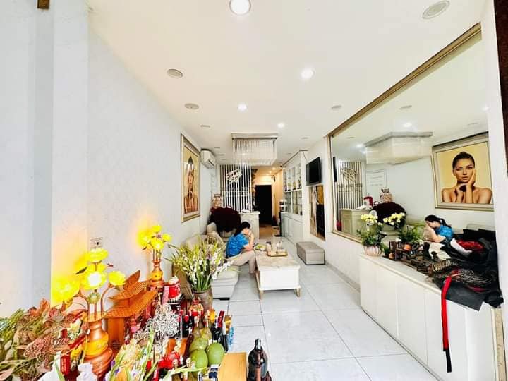 BÁN NHÀ MẶT PHỐ QUẬN HAI BÀ TRƯNG 3 MẶT THOÁNG - VỈA HÈ RỘNG 4 M DT:45M2 5 TẦNG MT: 4.5M GIÁ: 12 TỶ KINH DOANH ĐỈNH CAO.