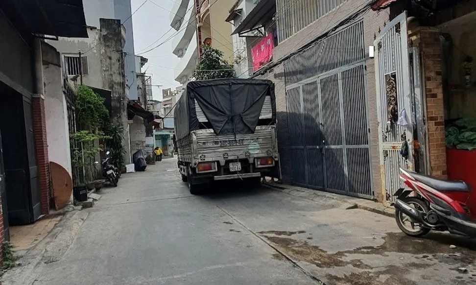 Bán nhà HXH CMT8, Quân 10, gần 70m2, ngang 4m, 7PN, chỉ 7 tỷ XX.