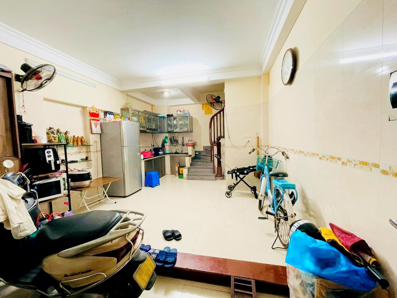 CHỦ CẦN BÁN NHÀ 5 TẦNG 3 PHÒNG NGỦ PHỐ VĨNH PHÚC QUẬN BA ĐÌNH GIÁ:3 x TỶ.