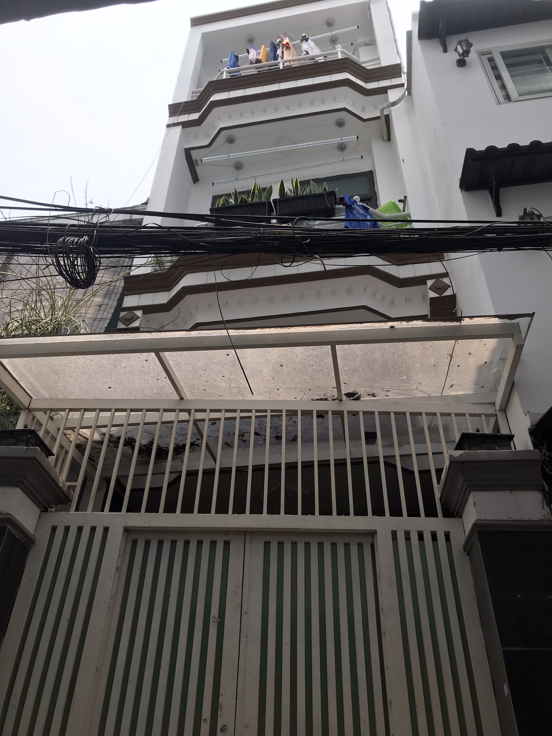 Cần bán nhà phố 3.2 x 12.6m nở hậu 4.5m 1 trệt 3 lầu Trường Sa Phú Nhuận TP.HCM.