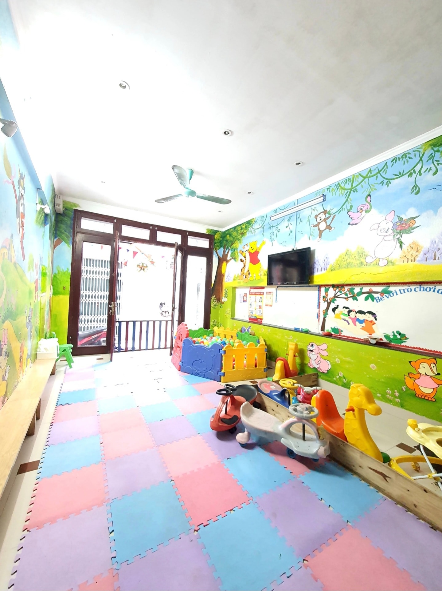 Bán nhà mặt ngõ đường Hoàng Mai. DT: 51m2 xây 4 tầng, MT: 4.1m giá 5.8 tỷ.