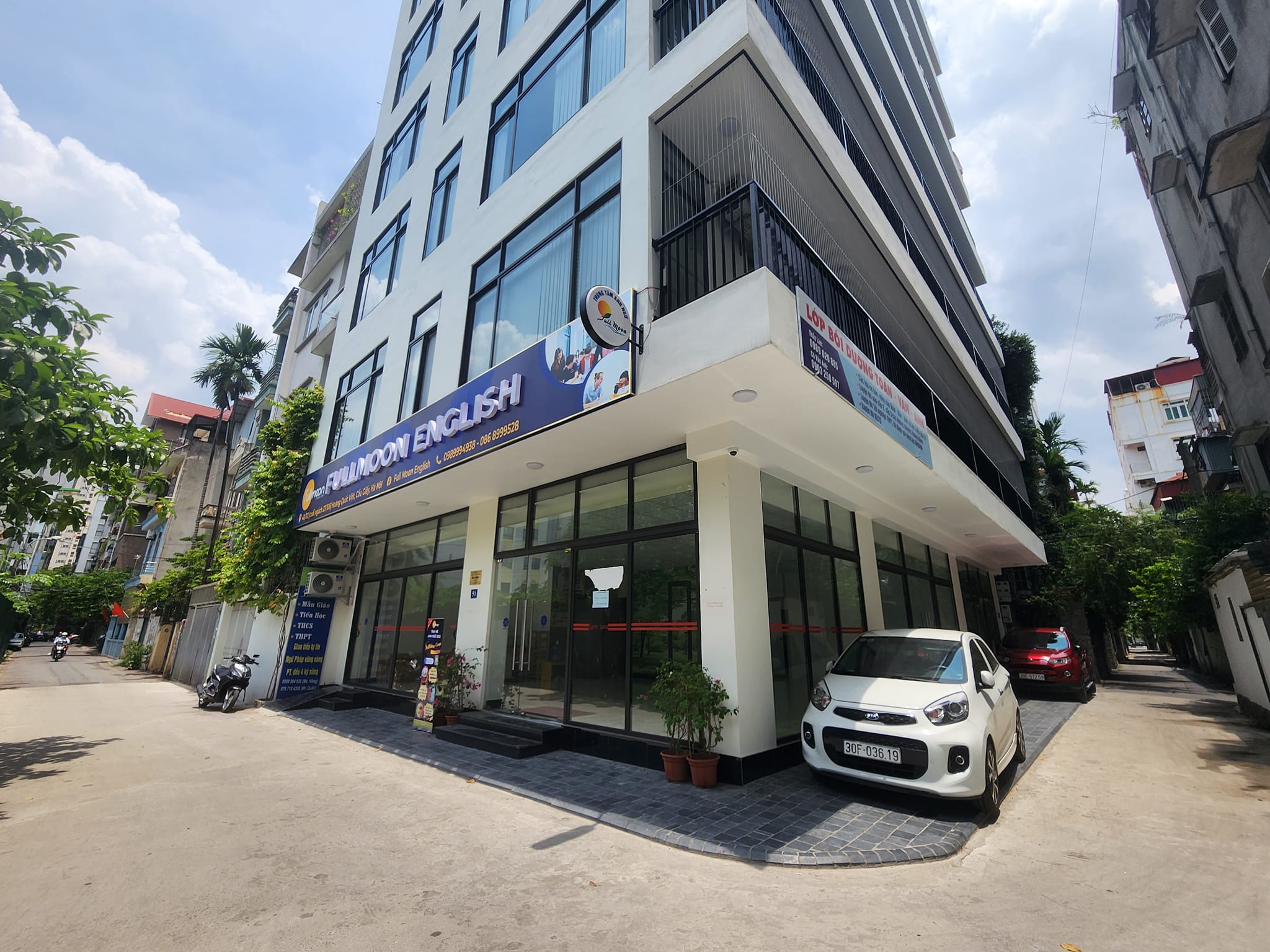 Bán Nhà Ngõ 106 Hoàng Quốc Việt 80m2 – Phân Lô Ô Tô – chỉ nhỉnh 11 tỷ.