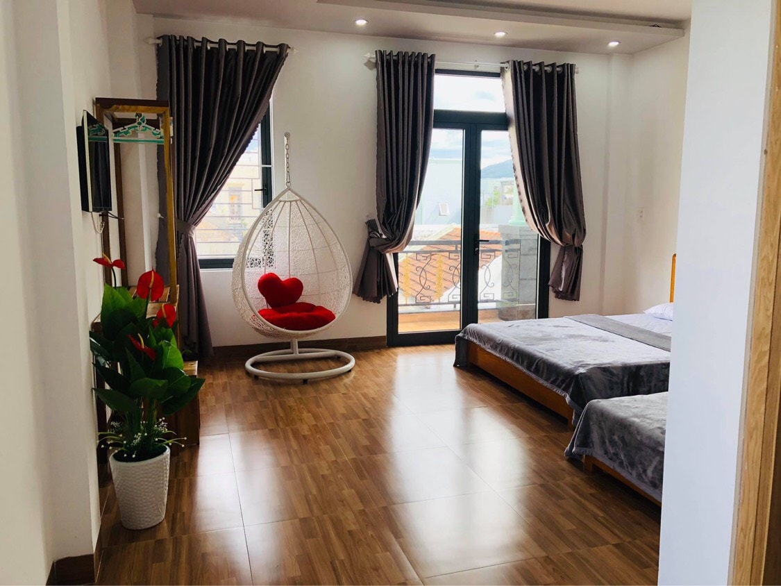 Bán Khách Sạn Hẻm Nội Bộ Lê Lợi, P Trần Hưng Đạo, Quy Nhơn , 130,4m2 , 4 Mê, Giá 13,5 Tỷ