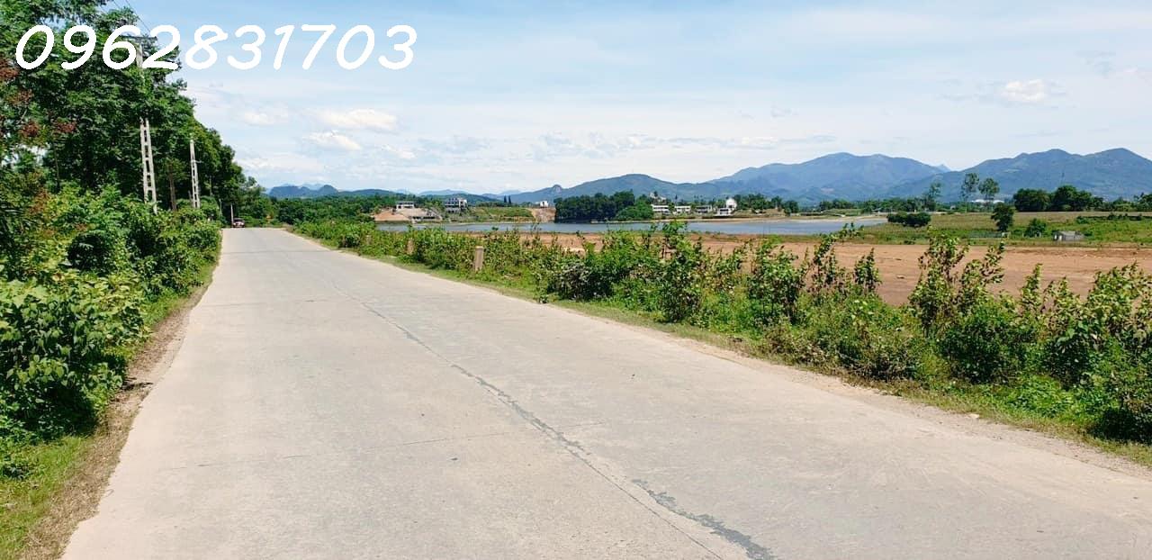 chủ cần tiền bán nhanh lô đất 1000m đối diện dự án,xe công tránh nhau.