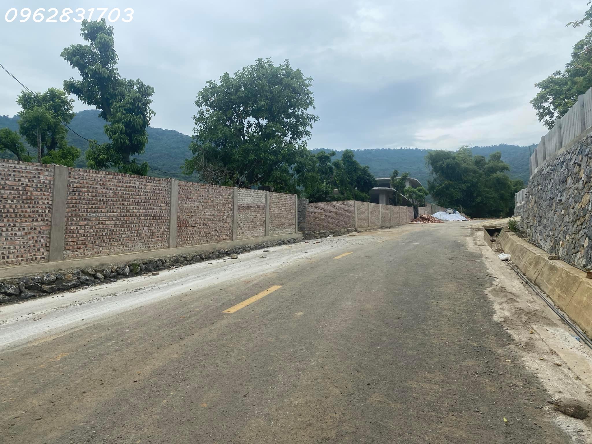 chính chủ bán mảnh hoa hậu trục chính phú mãn giá chỉ hơn 7tr/m đường xe công tránh nhau.