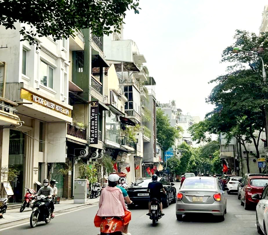 BÁN NHÀ HÀNG GAI HOÀN KIẾM - TRUNG TÂM PHỐ CỔ - GIÁ 4,8 TỶ (390)