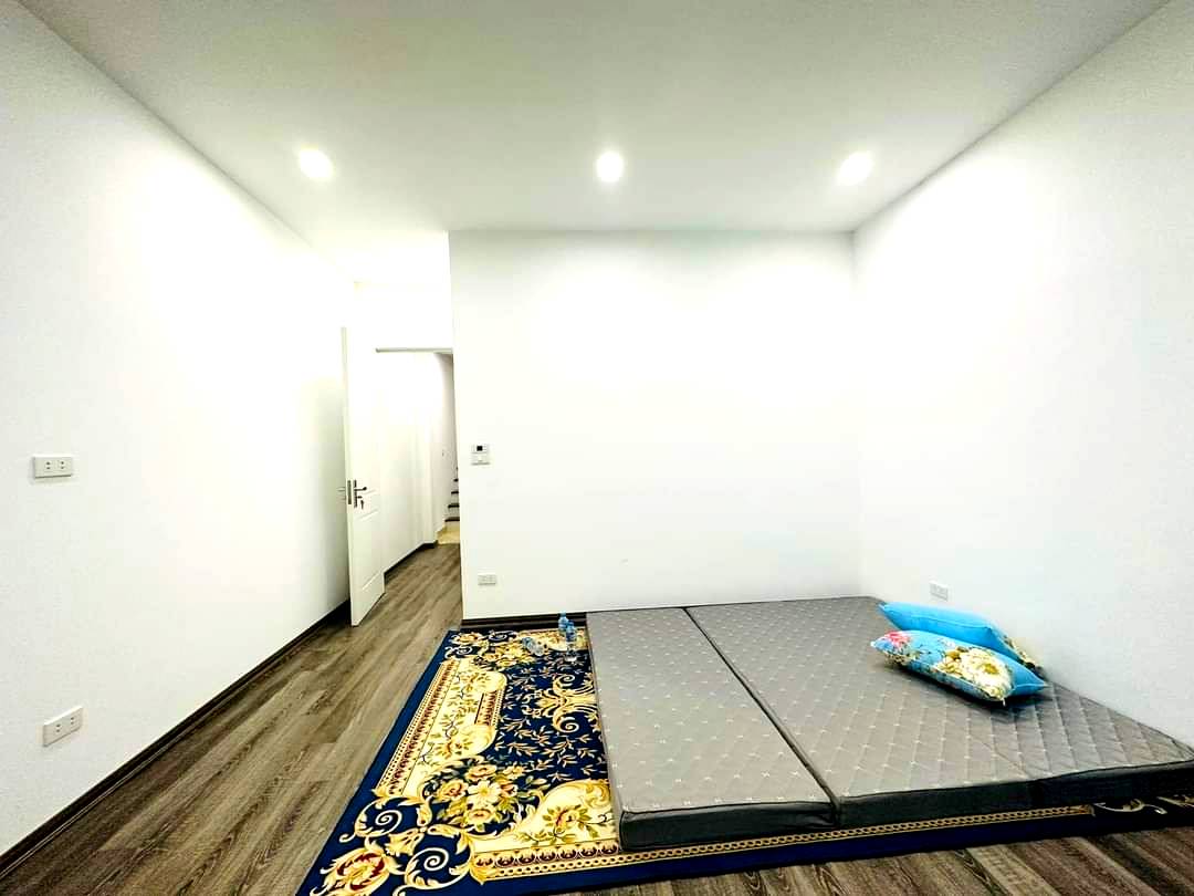 BÁN NHÀ HÀO NAM – ĐỐNG ĐA 50M2X5 TẦNG, MT 4,5M.