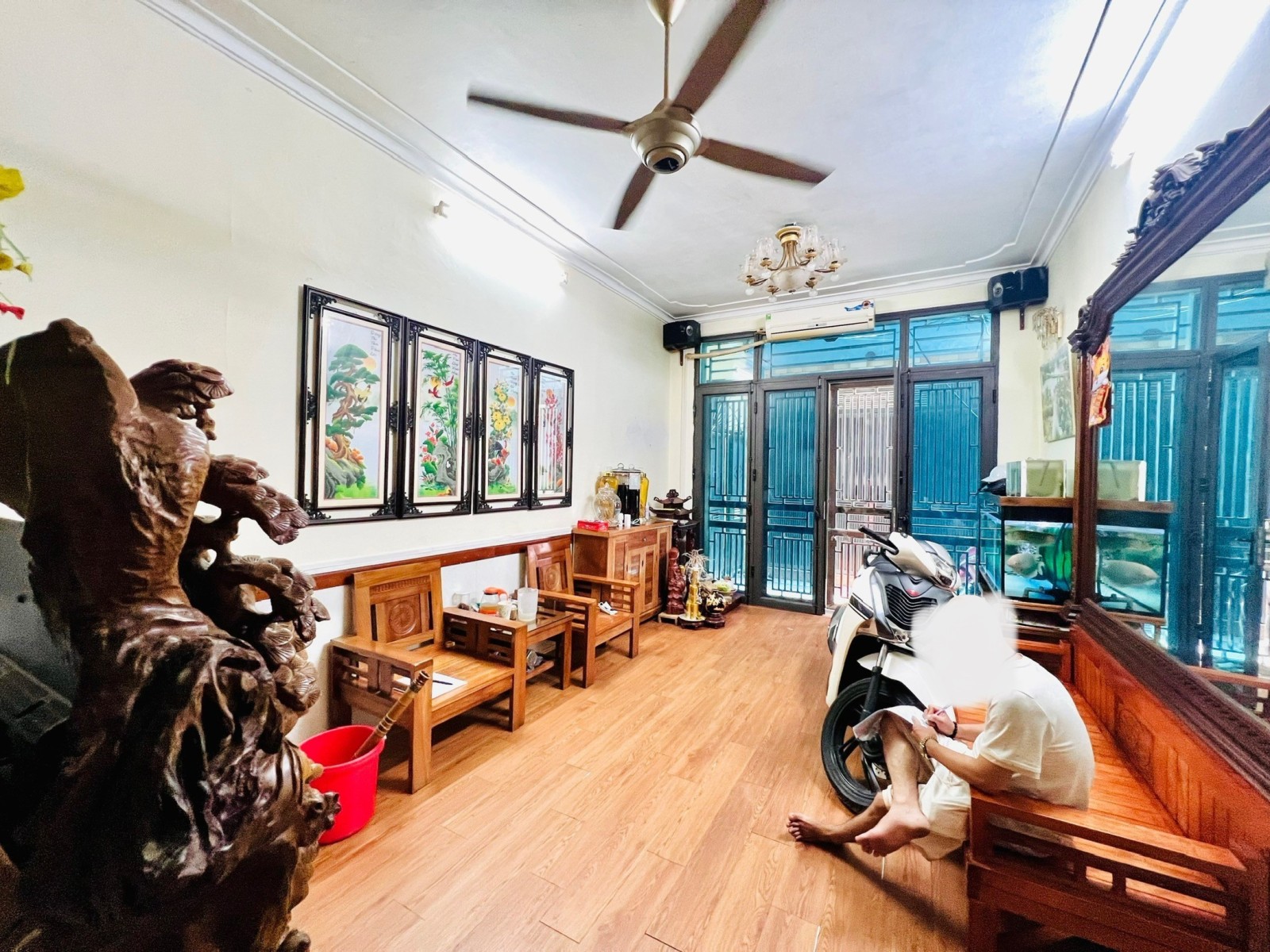 Bán gấp nhà Phố Quan Nhân NỘI THẤT 10m ÔTô đỗ 35m2 4Tg MT 5,3m chỉ 4 tỷ.