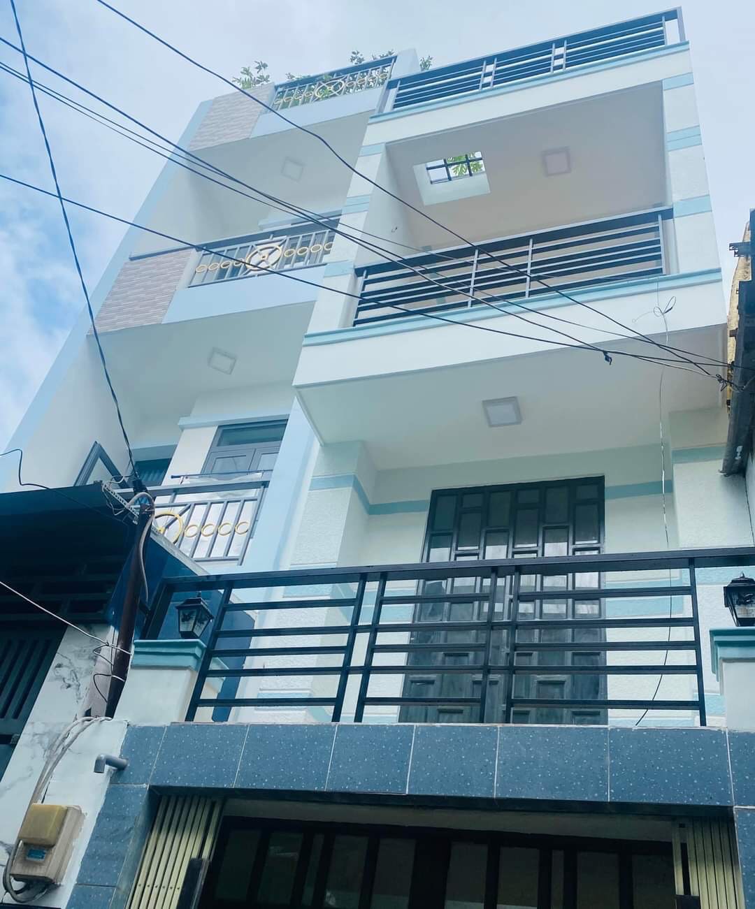 Bán nhà hẻm xe hơi đường Lê Thúc Hoạch,DT:3x10m đúc 2 lầu giá 3.9 tỷ