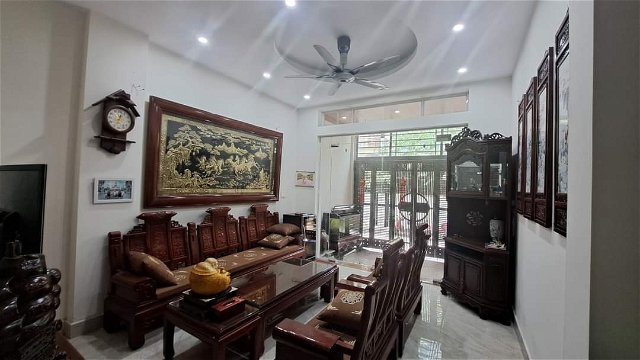 BÁN NHÀ Nguyễn Xuân Khoát ngõ thông gần ngoại giao đoàn 55 M 5TẦNG 5.2TỶ.