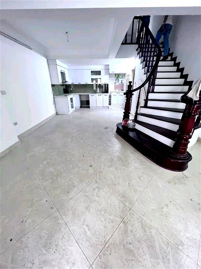 PHÂN LÔ Ô TÔ ĐỖ CỬA TRÁNH NHAU-NGÃ TƯ SỞ-TT THANH XUÂN.