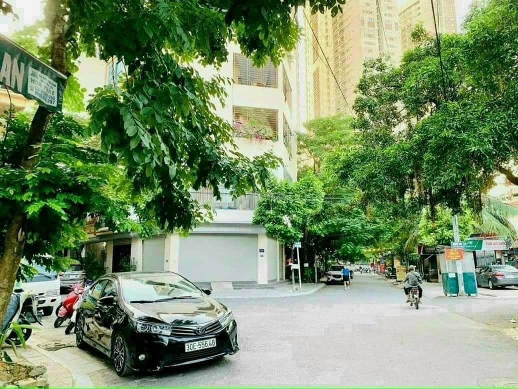 Bán gấp 100m2 đất lô góc Lê Trọng Tấn, Hà Đông, ô tô kinh doanh giá 13.5 tỷ.