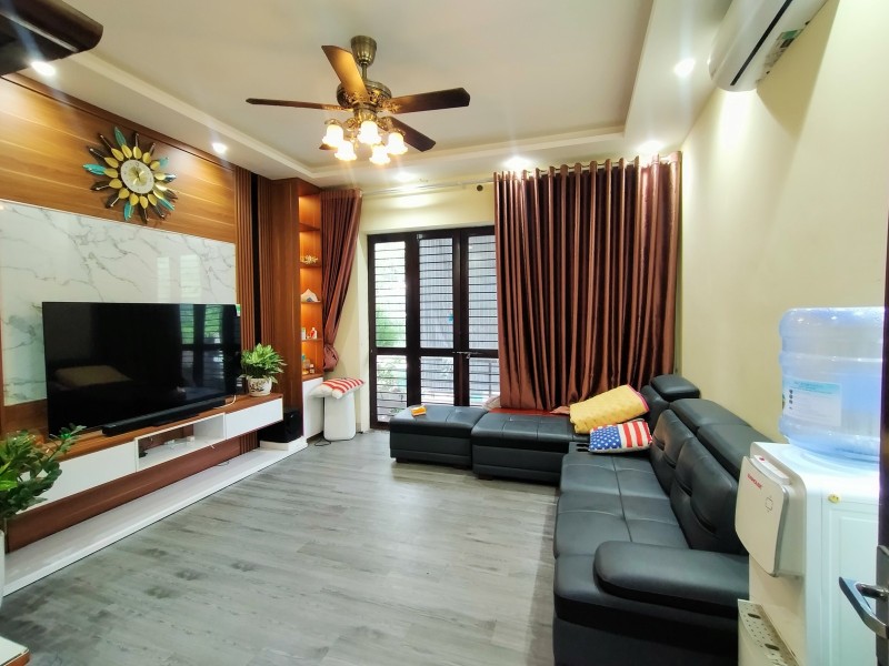 BÁN NHÀ GIA THƯỢNG – MẶT TIỀN RỘNG- NGÕ THÔNG Ô TÔ TRÁNH - Ô TÔ VÀO NHÀ – TIỆN ÍCH NGẬP TRÀN - AN SINH CỰC ĐỈNH – GIÁ RẺ.