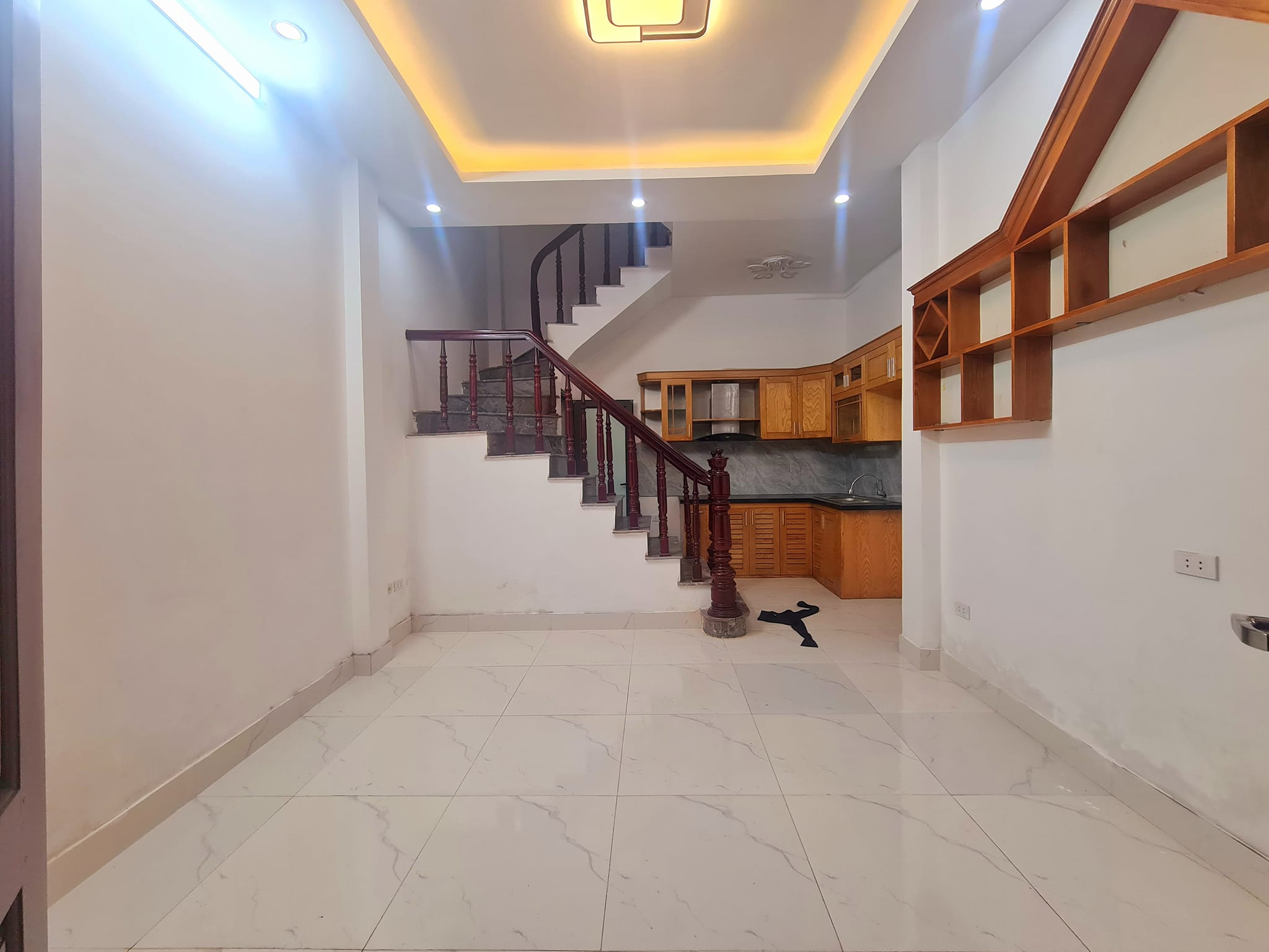 Bán nhà mặt ngõ 72 Nguyễn trãi 33m2, 4 tầng giá 6.4 tỷ.