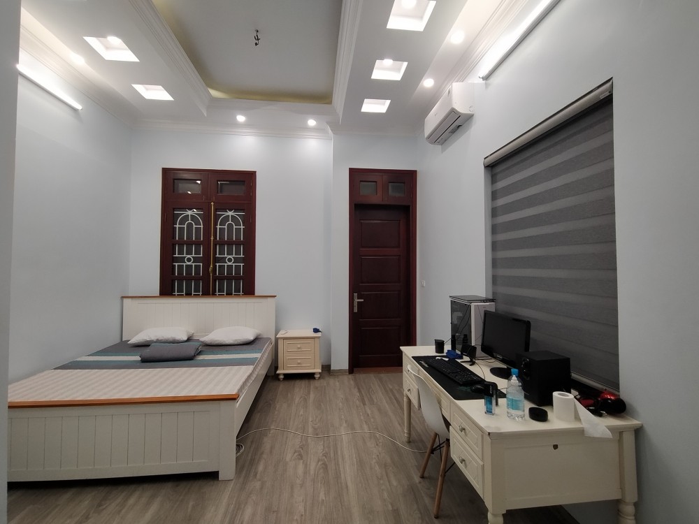 BÁN NHÀ NGỌC LÂM - NGÕ THÔNG NGUYỄN VĂN CỪ - Ô TÔ VÀO NHÀ - THOÁNG TRƯỚC SAU - TIỆN ÍCH NGẬP TRÀN - Ở SANG