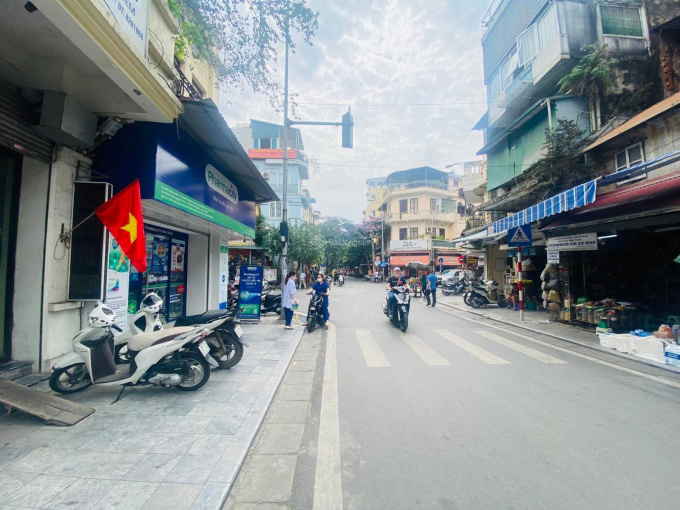 Bán Nhà Mặt Phố Thanh Nhàn Hai Bà Trưng 130m2 x 5 tầng, MT 9m, Ngay Ngã Tư KD Ngày Đêm