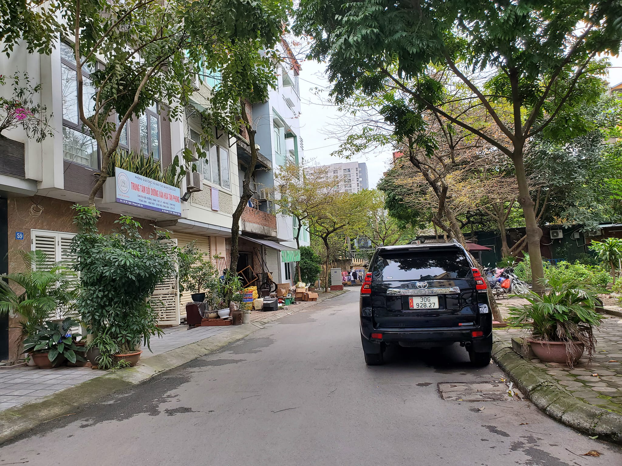 Bán Biệt Thự Lô Góc, View thoáng, 178m2 xây 4 tầng tại Thành Phố Giao Lưu 32 Tỷ.