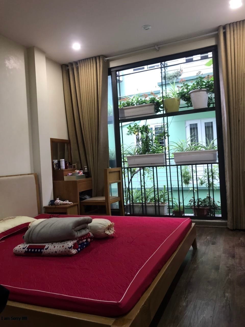 Bán nhà Nguyễn Hữu Huân: 2 mặt phố kinh doanh đắc địa, lô góc 2 thoáng vĩnh viễn, dòng tiền thu lớn, ổn định.