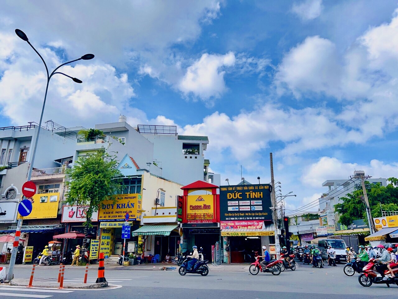 Bán nhà mặt tiền đường Lê Trọng Tấn,DT:4x16m , gần Aeon Mall giá 12.5 tỷ.