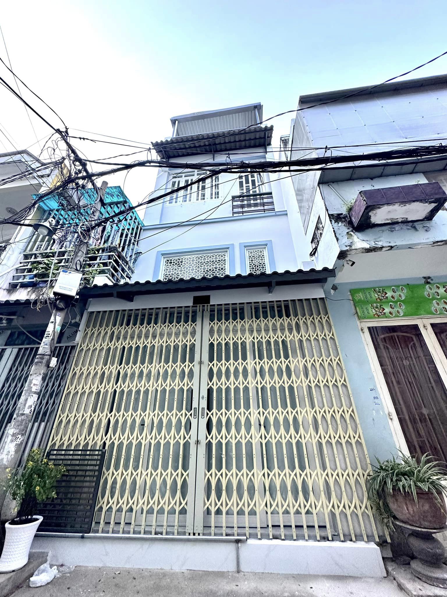 NHỈNH 6 TỶ CÓ NHÀ ĐẸP 4 TẦNG HẺM ÔTÔ - 33M2 - 20M RA MẶT TIỀN CHU VĂN AN