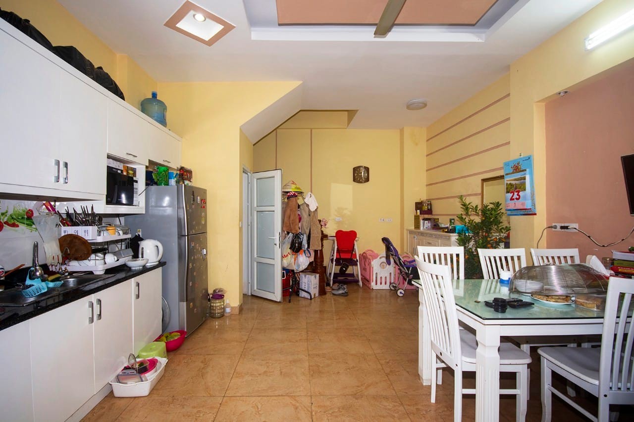 Bán Tòa nhà 92m2 phố Ngọc Hà, Ba Đình 9 Tầng Thang máy Dòng tiền 2 tỷ/năm Giá 19.2 Tỷ