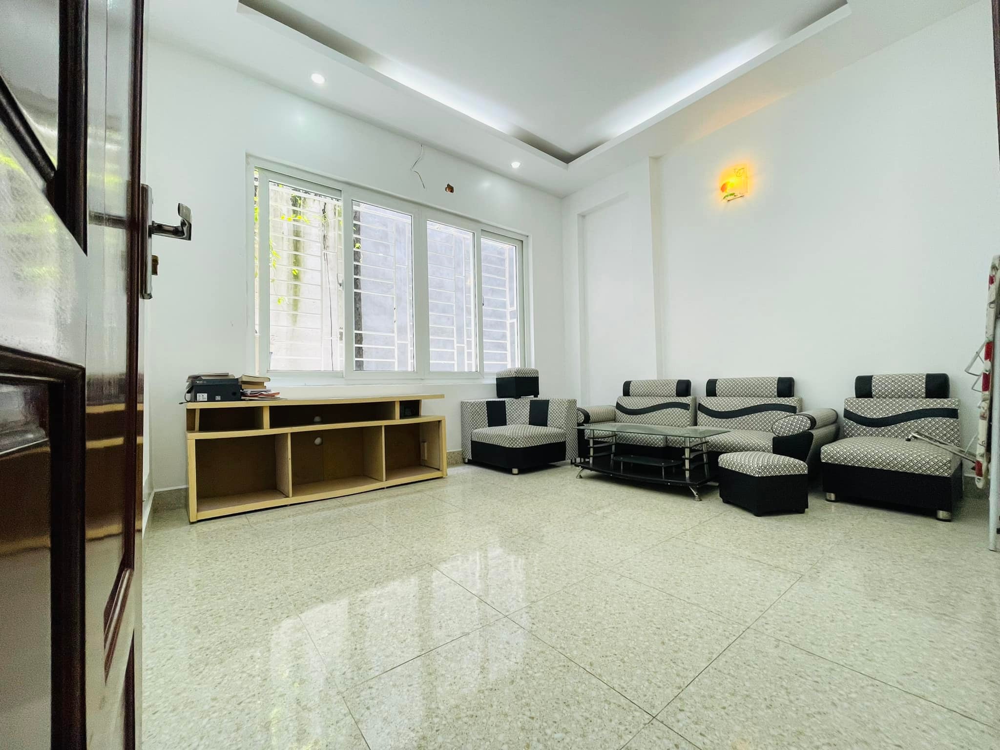 Bán Tòa căn hộ 94m2 phố Ngọc Hà, Ba Đình 9 Tầng Thang máy Nhập Dòng tiền khủng Giá 19.1 Tỷ