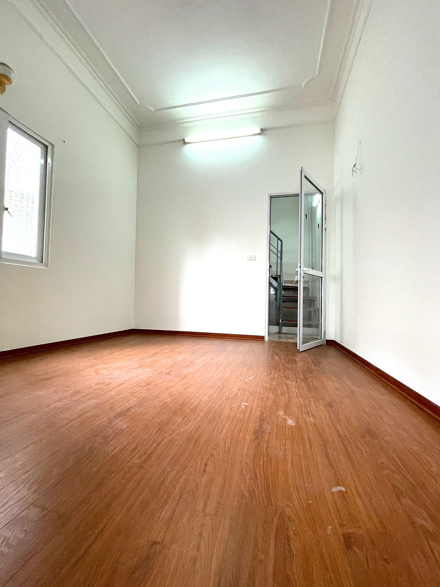 Bán nhà 66m2 phố Hoàng Hoa Thám, Tây Hồ 16 phòng Doanh thu khủng 10m Ô tô tránh Giá 7.3 Tỷ.