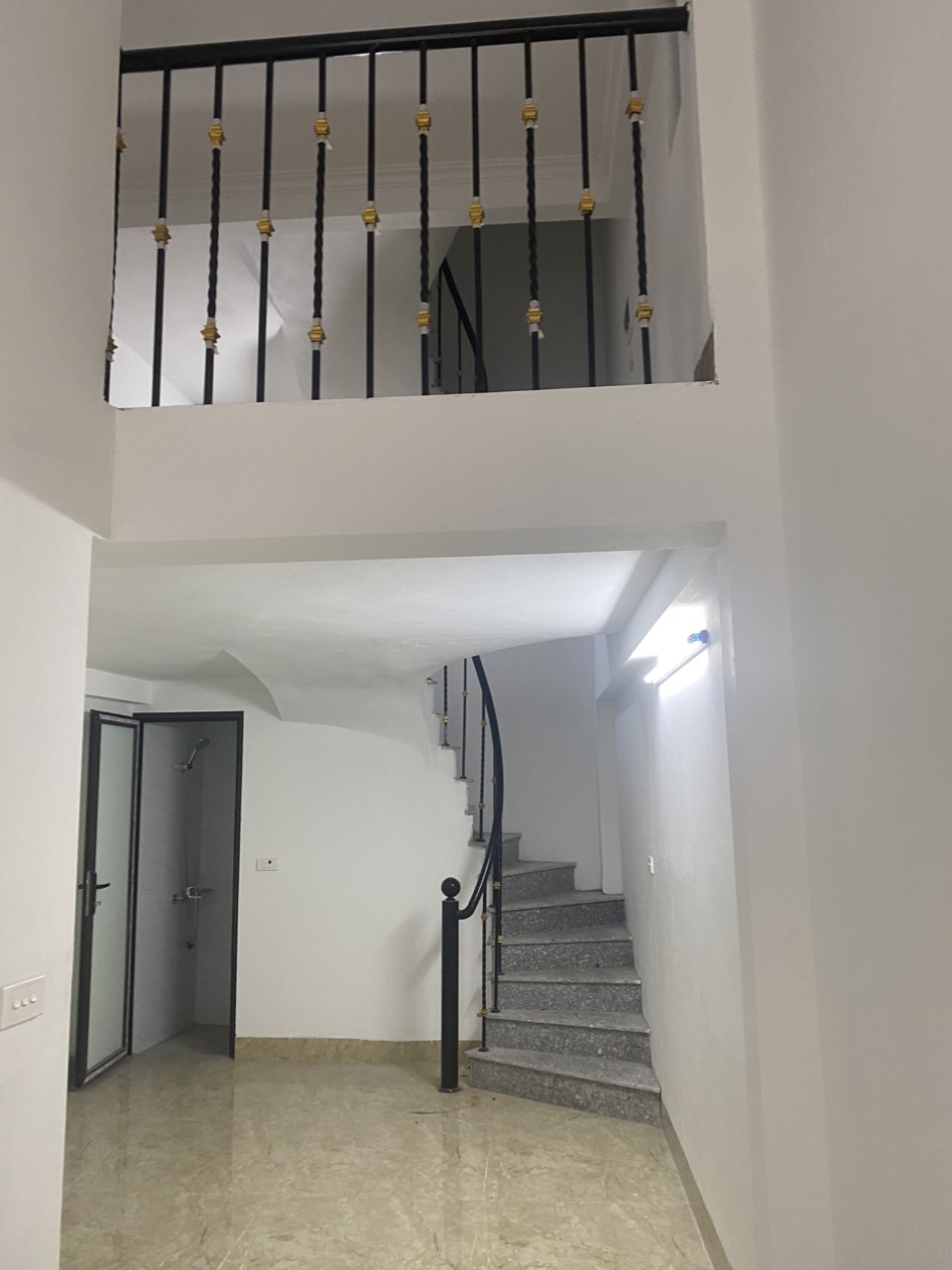 Cho thuê nhà nguyên căn khu Núi Trúc 3 ngủ 4WC.