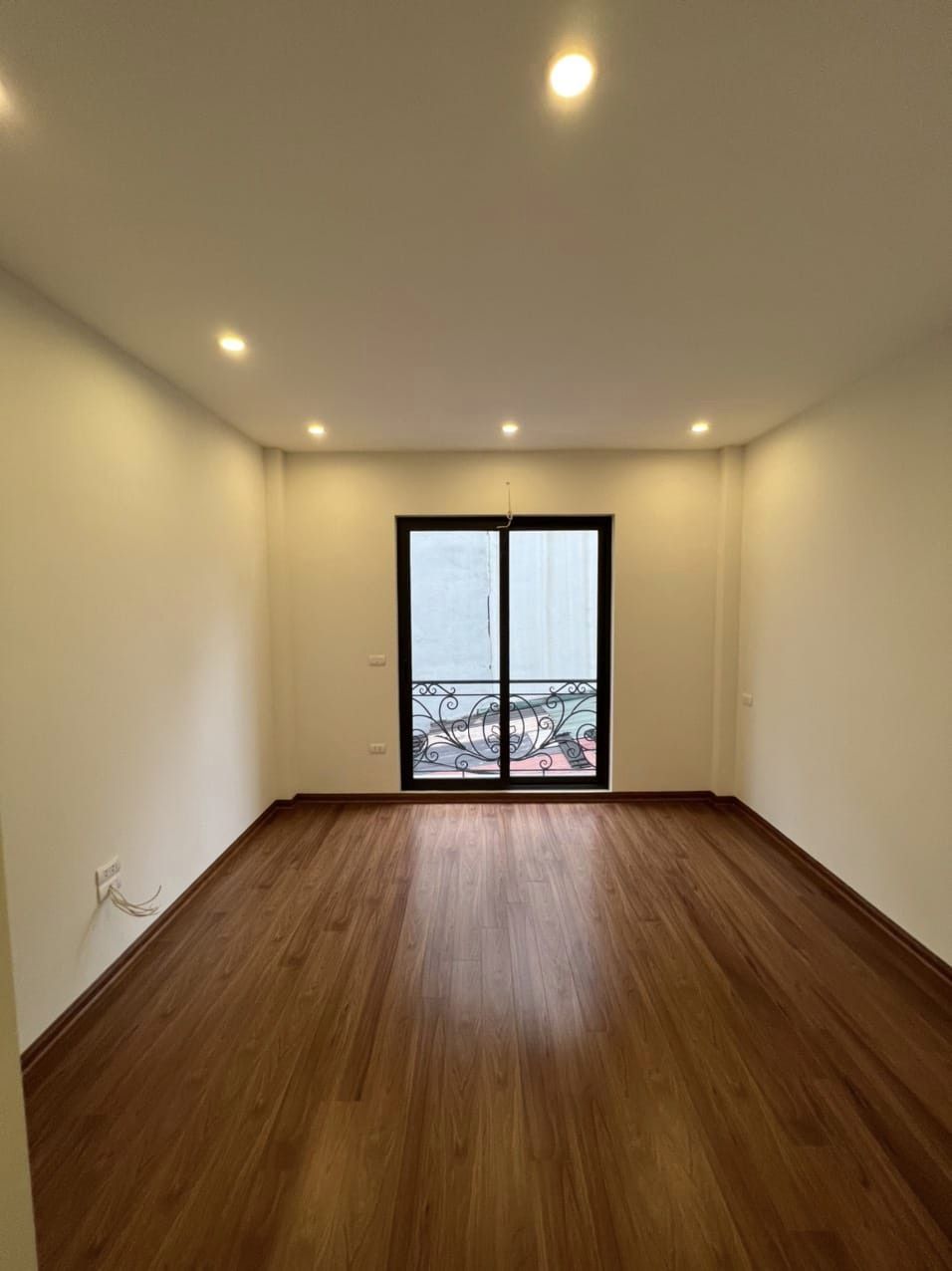 Bán nhà 44m2 phố Nghi Tàm, Tây Hồ Gara 2 Ô tô Thang máy Nhập Mặt tiền 6m Giá 7.4 Tỷ.